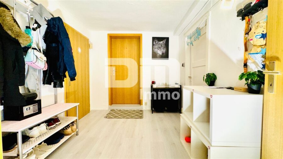 Vollvermietetes Wohn- und Gewerbeensemble: 3 Wohnungen + 2 Gewerbeeinheiten - WE3 DG Flur / Diele